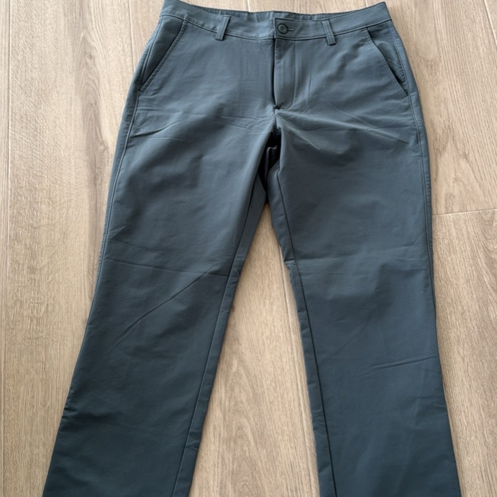 Under Armour Men's Charcoal Chinos 34 x 32